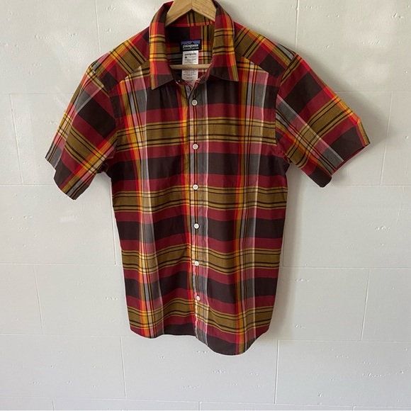 Patagonia Plaid Short Sleeve Button Up Shirt - Picture 1 of 8